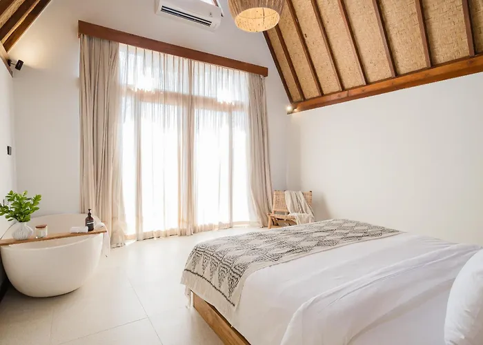 Villa Treetop 1 - Spacious 3-bdr W Master Loft & Ocean Views