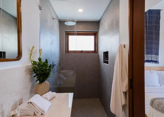 Treetop 1 - Spacious 3-bdr W Master Loft & Ocean Views