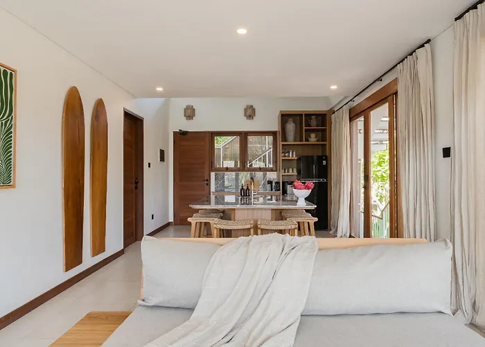 Villa Treetop 1 - Spacious 3-bdr W Master Loft & Ocean Views *